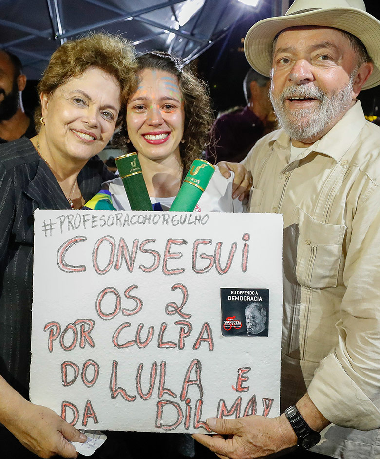 Estudante com Lula e Dilma