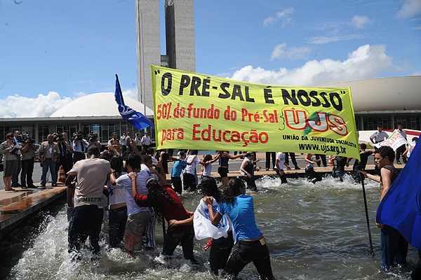 O pré-sal é nosso&#39;, dizem os estudantes - Rede Brasil Atual