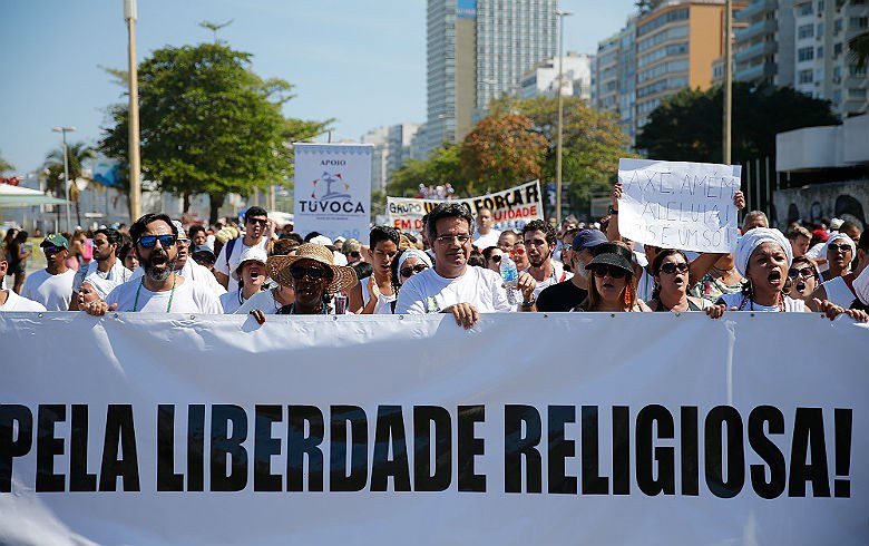 O fundamentalismo evangélico e a ameaça à democracia: desafios para o novo  governo - Rede Brasil Atual