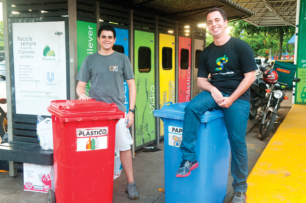 Consumidores Luiz e Breno (Foto: Ivone Perez)