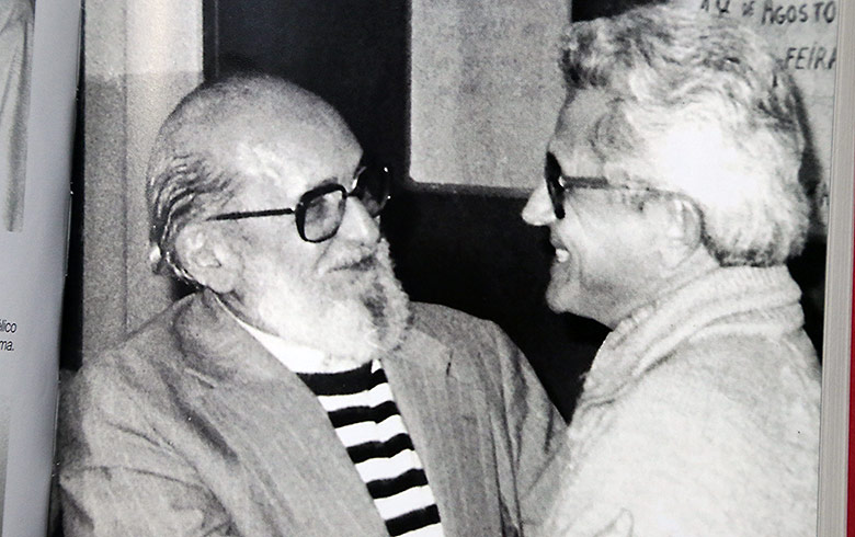 Com Paulo Freire