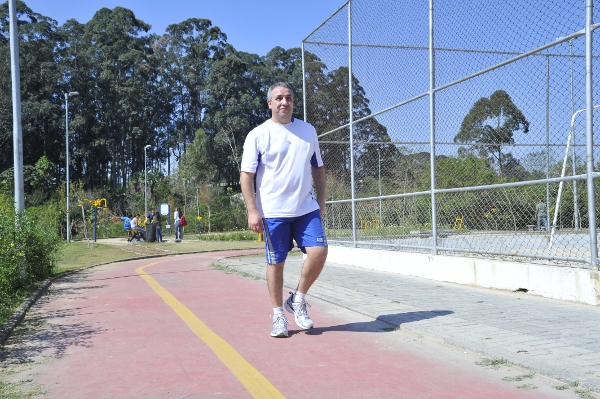 Luiz Carlos, mora no bairro ao lado, mas vai caminhar no parque da Vila São José