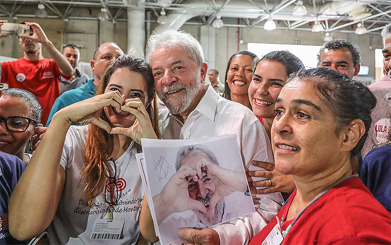 Em Dia De Aniversário Caravana De Lula Passa Na Cidade De