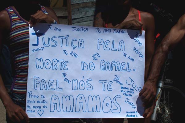 Protesto por morte de adolescente inicia mês de mobilização no Rio (Foto: Rede de Comunidades contra a Violência/Divulgação)
