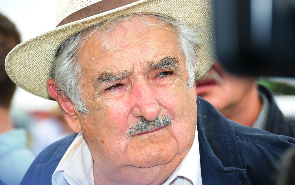 Mujica, o vovô uruguaio, areja as ideias mundiais ao propor que o Estado controle a produção e a venda