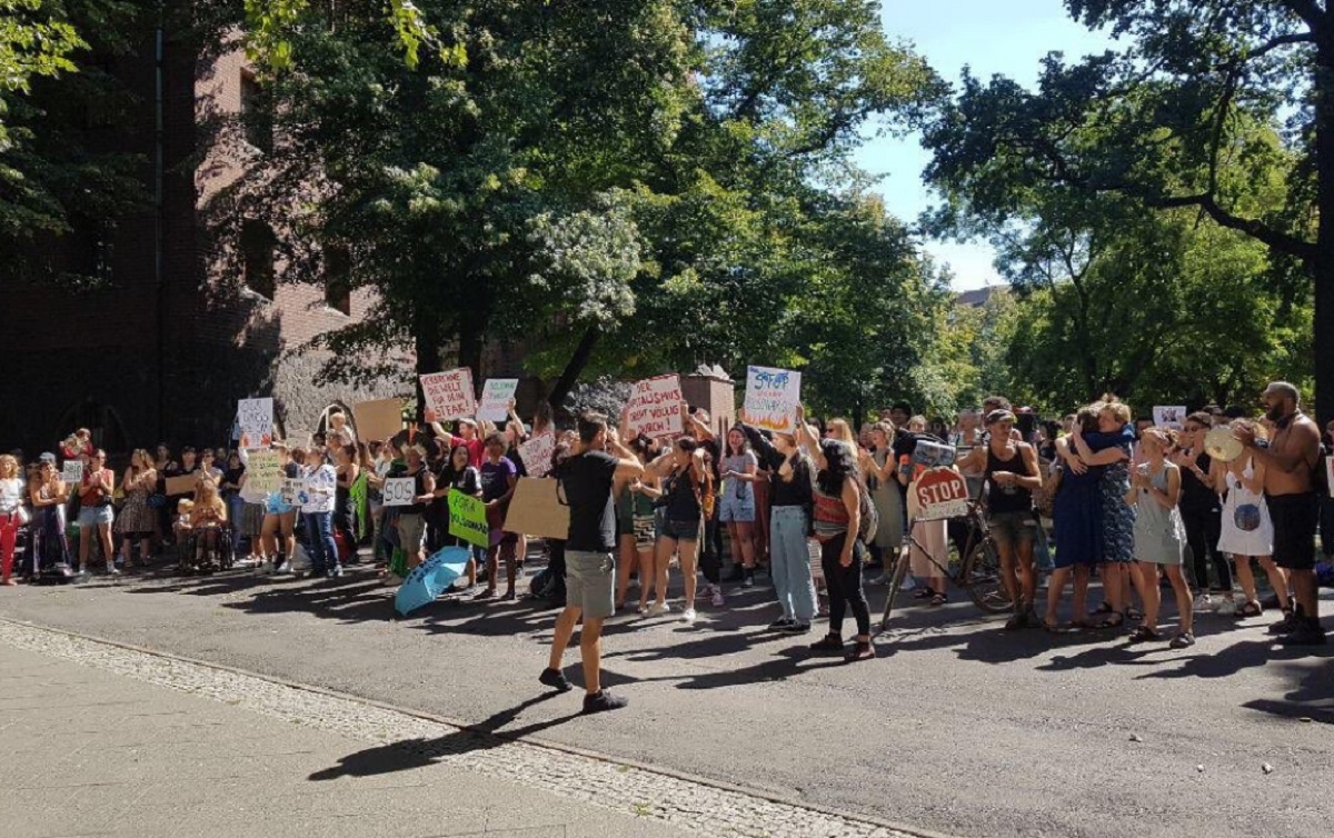 Ação de manifestantes chama Bolsonaro de criminoso ambiental em Nova York