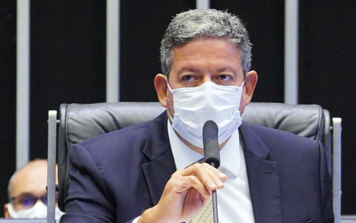 Arthur Lira já ameaça Bolsonaro: 'Remédios no Parlamento são todos amargos.  Alguns, fatais'