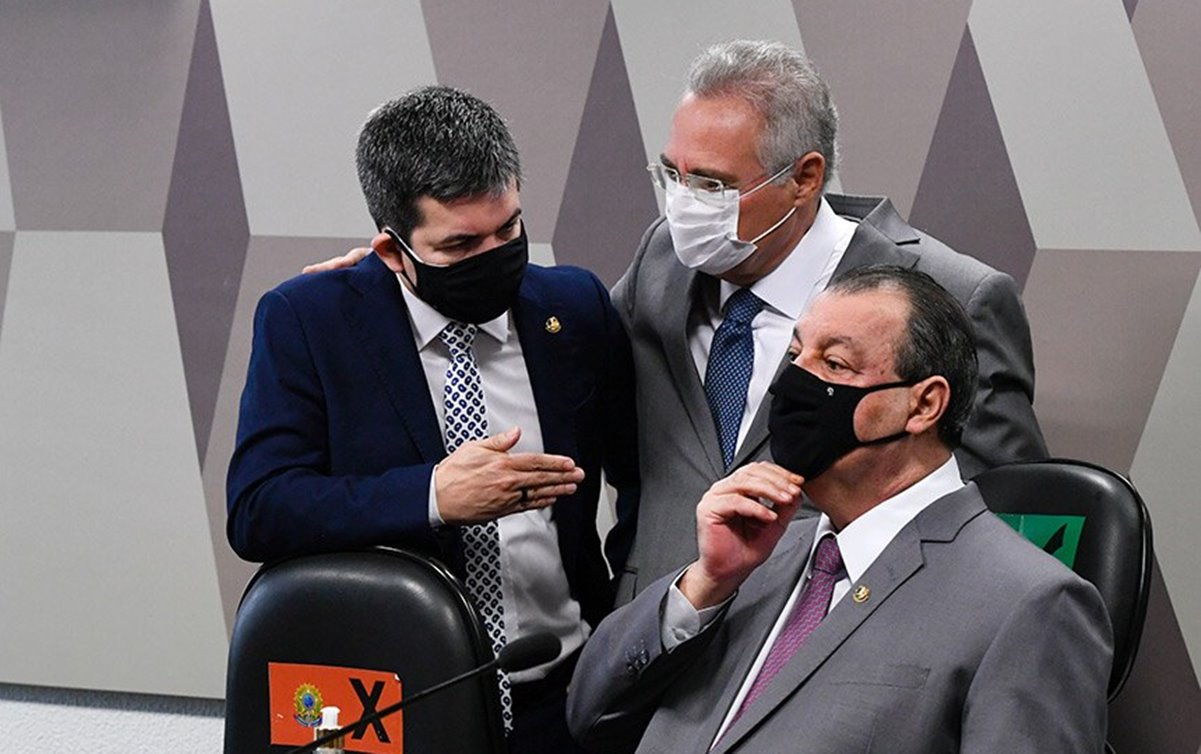 CPI da Covid aprova convocação de ministros da Saúde de Bolsonaro