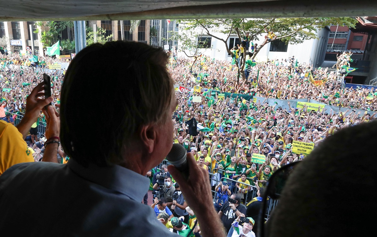 Bolsonaro comete crimes de responsabilidade durante discursos no 7 de  setembro