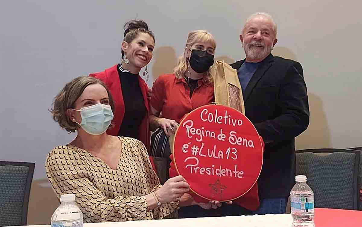 Lula com brasileiros no méxico