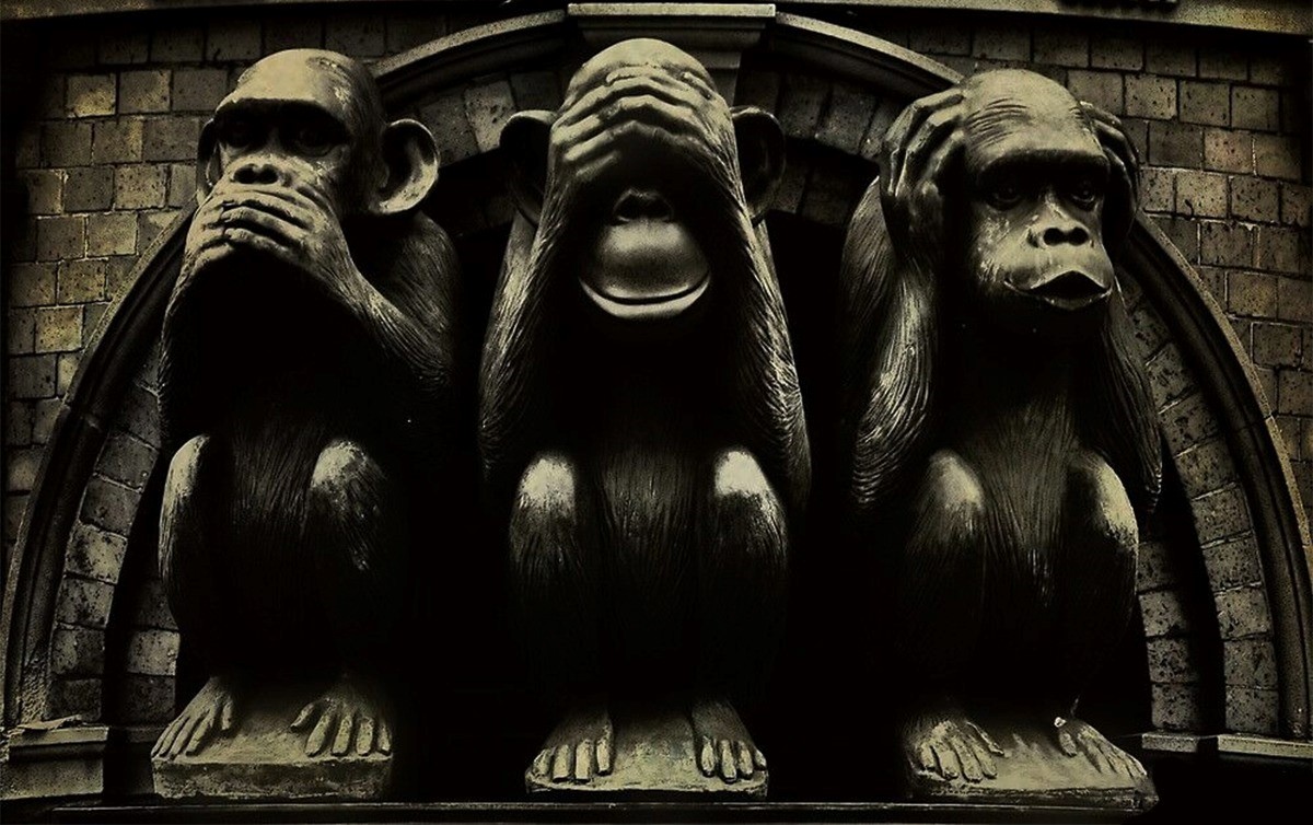 Пока ничего не вижу. Три обезьяны. Три обезьянки. Статуя 3 обезьяны. Три обезьяны картина.