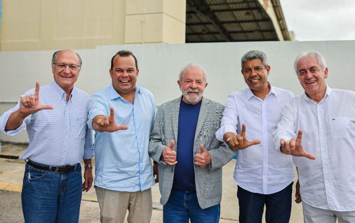 Lula comemora Independência da Bahia, mas conversa com PSB sobre chapa em SP